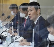 "못하면 상시 점검".. 금감원장, 보험사에 '자본확충' 경고 날렸다