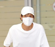 강동원 '새하얀 흰 티셔츠 패션'[포토엔HD]