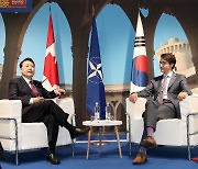 윤 대통령, 캐나다 총리와 회담.."공급망 협력 구체화"