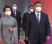 '중국화' 논란 홍콩 찾은 시진핑.."홍콩 다시 태어나"