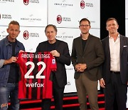 스코브 안데르센, 축구 클럽 AC 밀란 공식 시계 파트너 선정