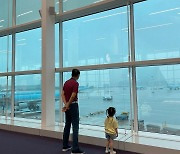 오상진♥김소영, 33개월 딸과 괌 여행 "걱정이 태산..비행기 어떡하죠"