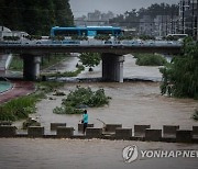 집중호우에 경기북부 곳곳 '홍수·산사태' 주의보