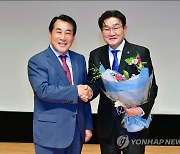 정당 초월..국힘, 나동연 양산시장 '화합 행보' 주목