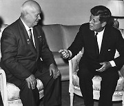 1962년 쿠바 미사일 위기 어떻게 넘겼나.."미·소, 핵전쟁 공포"