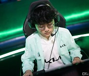 [LCK] '쇼메이커' 슈퍼 캐리..담원 기아, 1세트 선취