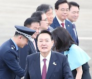 [포토]용산으로 향하는 윤석열 대통령-김건희 여사