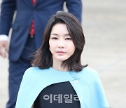 [포토]서울공항에 도착한 김건희 여사