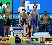 한국 수영 청신호.. 황선우 만큼 빛난 남자 계영대표팀 끈끈한 팀워크