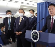 북·중에 강경한 尹대통령, 한·미·일 군사안보 강화 의지 피력