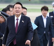 '순방효과' 어디로?..尹 '잘한다' 43%-'못한다' 42% [한국갤럽]