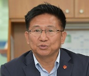 제12대 제주도의회 전반기 의장에 김경학 의원 선출