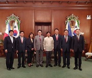 권성동 특사, 필리핀 신임 대통령에 '尹 친서' 전달