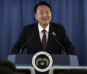"한미일 군사협력 재개 합의"..북핵 강경 대응 재확인한 尹