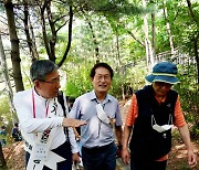 조희연 교육감, 맨발걷기 축제 참여