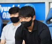 [k1.live] 세트피스에 무너진 김남일 감독, "체력 문제에 고민이 깊다"