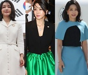 태극기 배지·우크라 국기색 조합..김건희 여사  패션 속 '메시지'