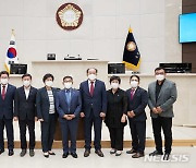 용인시의회, 의장 윤원균, 부의장 김운봉 선출