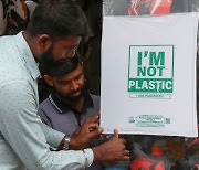 인도 정부, 일회용컵·빨대 등 플라스틱 제품 퇴출