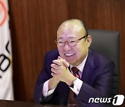 한화 김승연, 누리호 개발 임직원 격려.."무한한 헌신, 흘린 땀방울 떠올라"