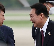 외교 데뷔전 마친 尹, 장관 임명·당 내홍·고물가 등 현안 산적