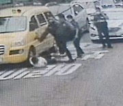 저항 않는 외국인에 테이저건 쏘고 목 짓누른 광주 경찰
