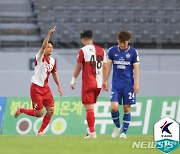 '김찬 1골 1도움' K리그2 부산, 충남아산 2-0 꺾고 탈꼴찌(종합)