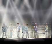 NCT 127, 싱가포르 콘서트 9천여명 홀렸다