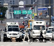 전국 대부분 지역 폭염특보 낮 최고 36도..내륙에는 5∼40mm 비