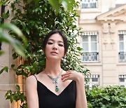 배우 송혜교, 프랑스 파리에서 열린 쇼메(CHAUMET) 갈라 디너쇼 패션 눈길