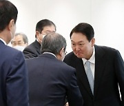 일본 기업인 만난 윤 대통령 "한일, 미래지향적 협력관계에 힘 모아야"