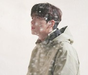 배우 김선호, 연극으로 팬들과 만난다..'터칭 더 보이드'로 복귀