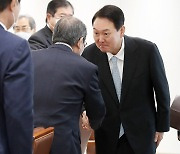 윤대통령, 일본 경제단체 접견.."미래협력에 힘 모아야"