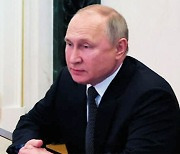 푸틴, 우크라 동부 루한스크 장악 후에도 "공세 계속 이어나가야"