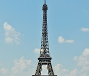 "에펠탑, 전체 수리해야..도색만으론 안돼" 보고서 지적