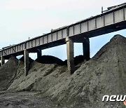 북한 천성청년탄광.. "막장마다 맹렬한 생산 돌격전"