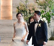 코오롱 장남 이규호 결혼식..이재용·최태원·구광모 등 '회장님' 총출동