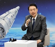 尹, 대전서 '우주경제' 충남선 '강력 국방' 선언