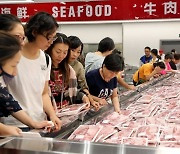 中정부, 돼지고기값 폭등 비상.."재고 쌓지 말라" 엄벌 경고