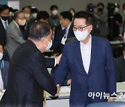 국정원, 전 국정원장 박지원·서훈 검찰 고발