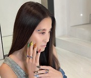 "'현빈♥' 손예진 웨딩드레스 제작" 73살 디자이너, 헉 소리나오는 피부+몸매[해외이슈]