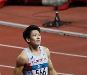 김국영, 남자 100m 10초07 한국신 타이..바람 탓 비공인