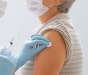 "코로나19 백신, 미국인 예상 사망자 58% 줄여"