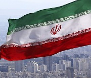 이란 "영국 외교관 등 간첩 혐의 체포"..영 "체포된 사실 없어"