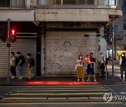 CHINA HONG KONG TRAFFIC SAFETY LIGHT