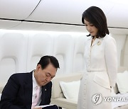 "코바나출신도 나토行"에 대통령실 "정식직원..악의적 프레임"