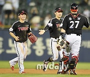 [MD포토] 박해민-문성주 '승리의 미소'