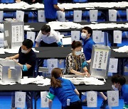 아베가 꿈꾸던 '개헌'에 힘 실려..한·일 대화 재개 늦어질 수도