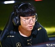 '제리-유미를 풀어?'..젠지, 파괴적인 경기력으로 '1세트 승리' [LCK]