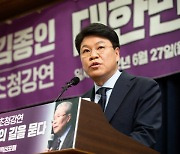 권성동과 '불화설' 장제원 "뭐가 갈등이고 불화인지 몰라..투쟁할 것 없어"